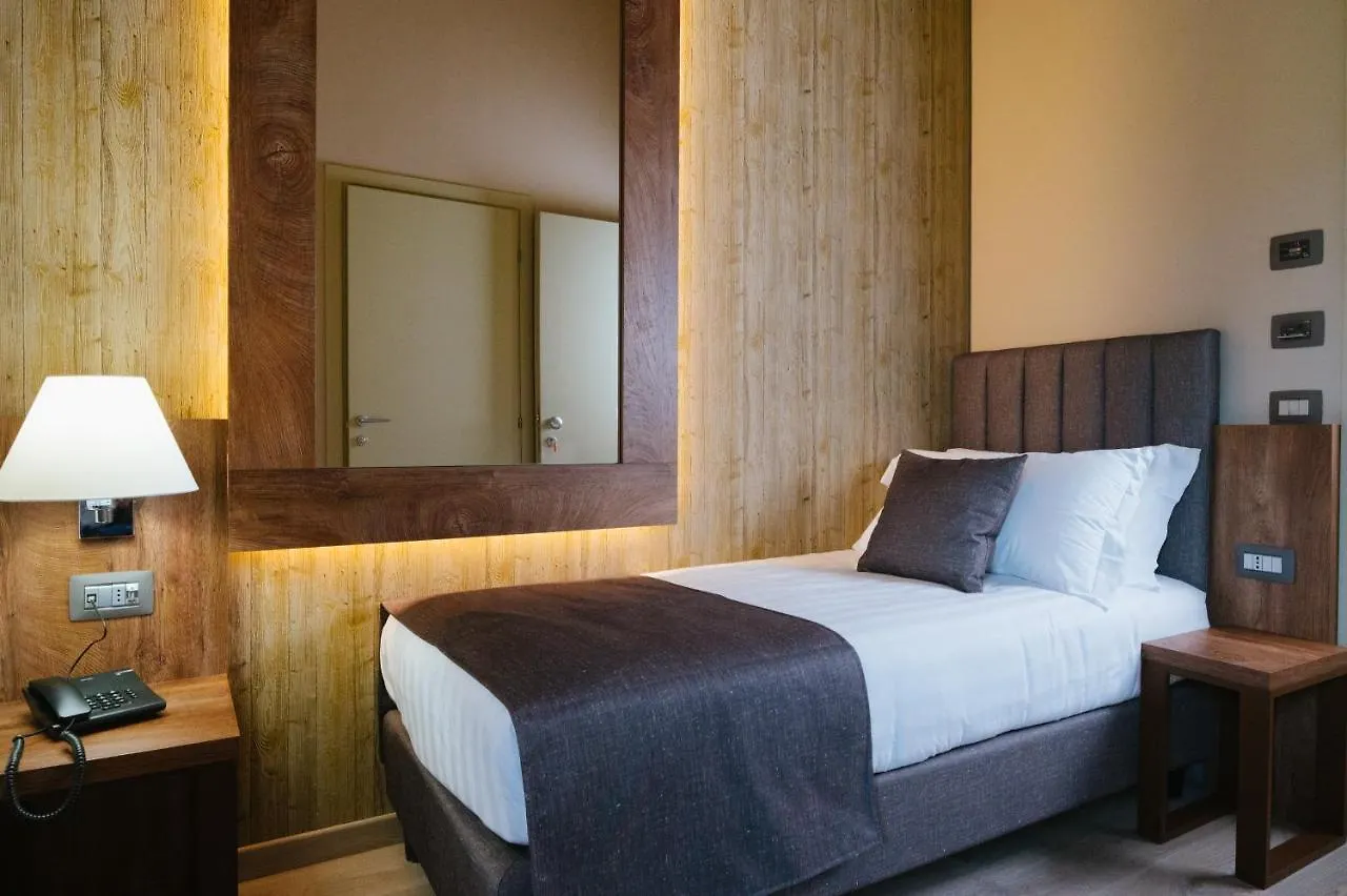 Lake Hotel La Pieve Pisogne 4*,